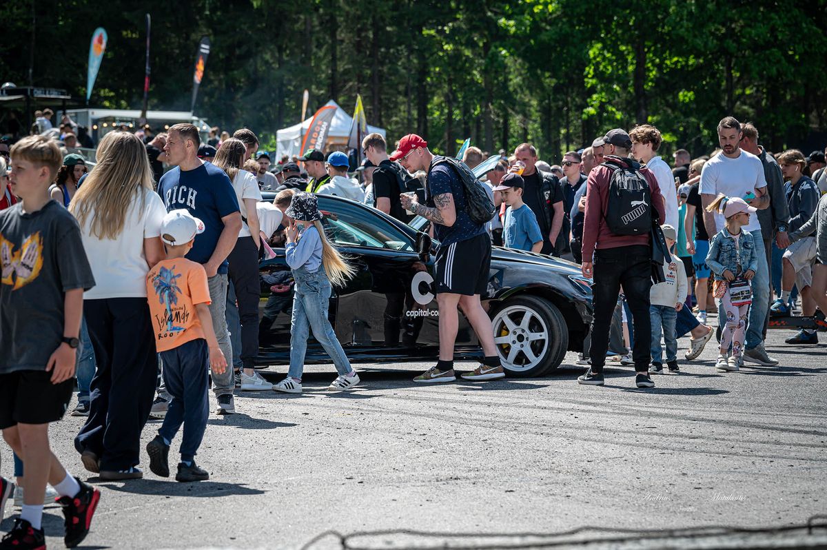 Vakarėliai ir šventės – DriftAcademy.lt